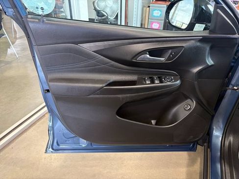 Used 2025 Buick Envista Sport Touring w/ Experience Buick Package FWD image 16