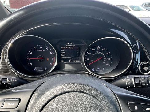 Used 2020 Kia Sedona SX image 16