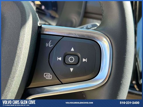 Certified 2025 Volvo XC40 B5 Plus w/ Climate Package image 22