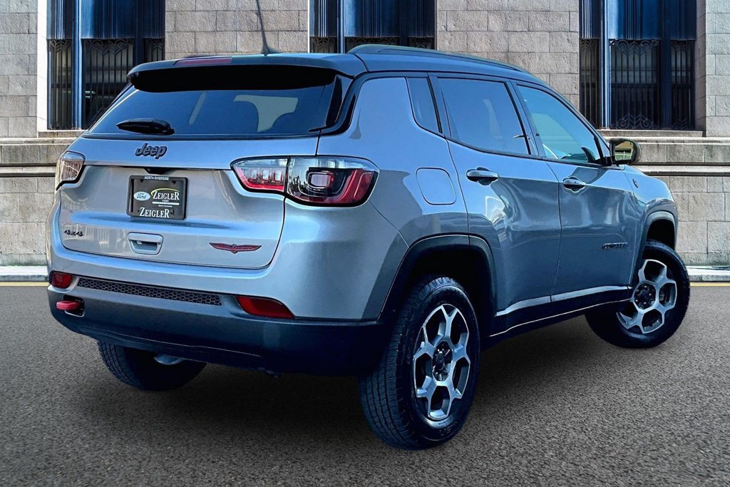 Used 2022 Jeep Compass Trailhawk w/ Trailhawk Convenience Group AWD/4WD image 11