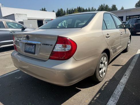 Used 2004 Toyota Camry LE FWD image 3