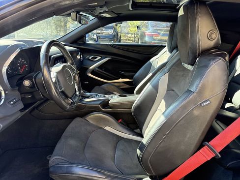 Used 2023 Chevrolet Camaro LT RWD image 15