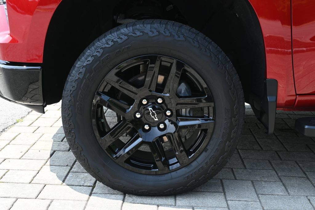 Used 2024 Chevrolet Silverado 1500 LT Trail Boss w/ LT Trail Boss Premium Package AWD/4WD image 12
