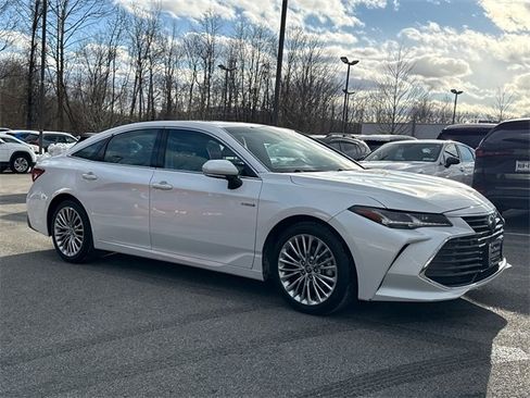 Used 2021 Toyota Avalon Limited w/ Advanced Safety Package image 2