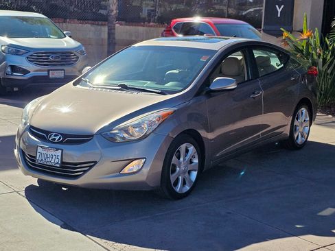 Used 2012 Hyundai Elantra Limited w/ Technology Pkg 5 image 7