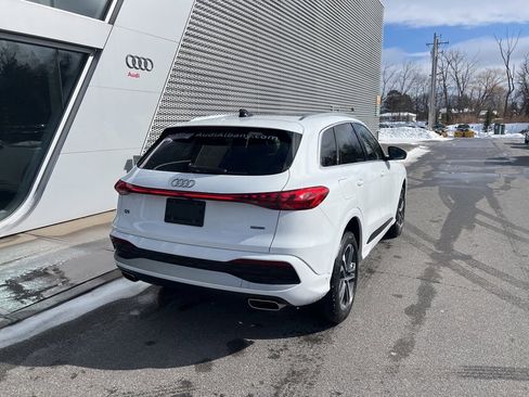 Used 2025 Audi Q5 Premium w/ Convenience Package image 27