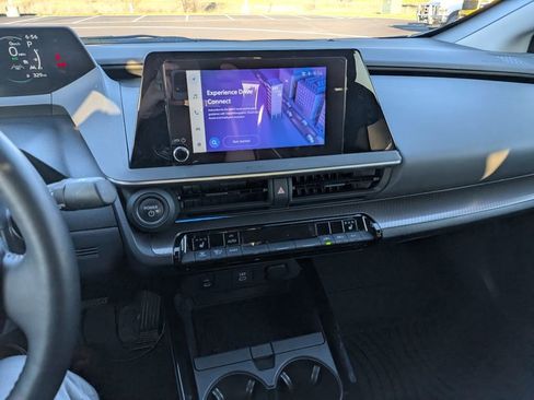 Used 2024 Toyota Prius XLE AWD/4WD image 13