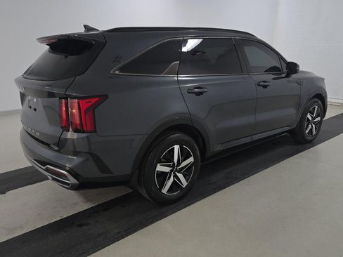 Used 2022 Kia Sorento S FWD image 4