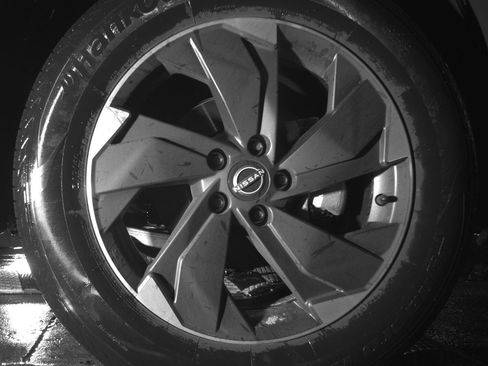 Used 2025 Nissan Rogue SV image 15