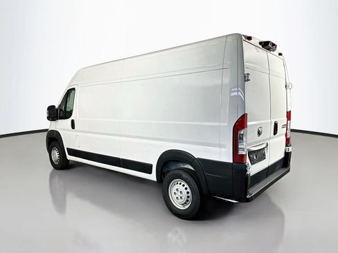 Used 2025 RAM ProMaster 2500 w/ Convenience Group FWD image 5