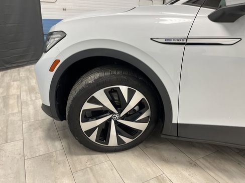 Used 2021 Volkswagen ID.4 Pro S w/ Gradient Package image 36