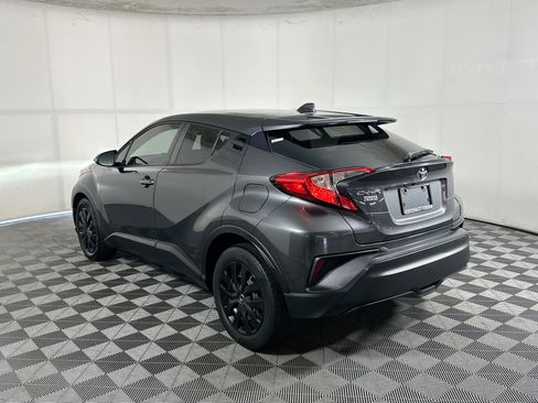 Used 2021 Toyota C-HR LE FWD image 5