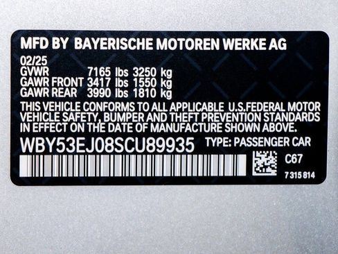 Used 2025 BMW i7 xDrive60 w/ Premium Package image 24