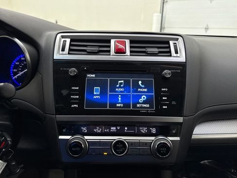 Used 2017 Subaru Outback 2.5i Premium image 19