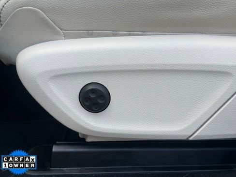 Used 2023 Mercedes-Benz GLS 450 4MATIC image 17