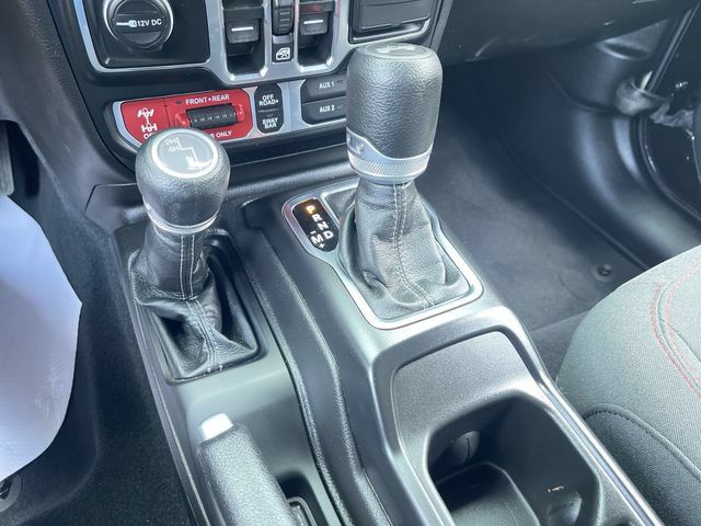 Used 2024 Jeep Wrangler Unlimited Rubicon AWD/4WD image 15