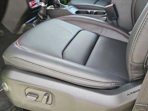 New 2025 Jeep Gladiator Rubicon w/ Convenience Group image 4