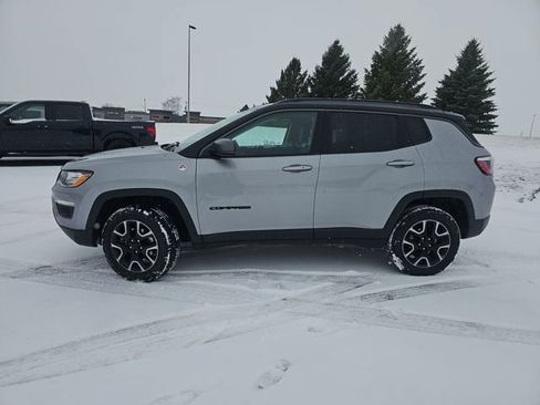 Used 2019 Jeep Compass Trailhawk image 2