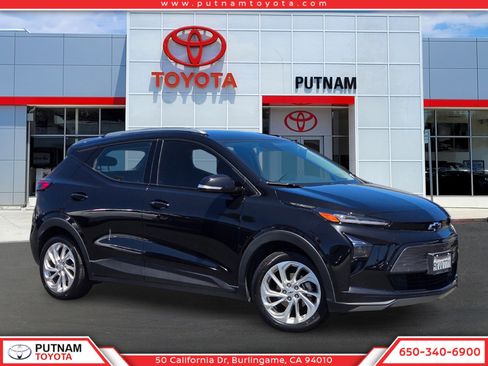 Used 2023 Chevrolet Bolt EUV LT FWD image 1