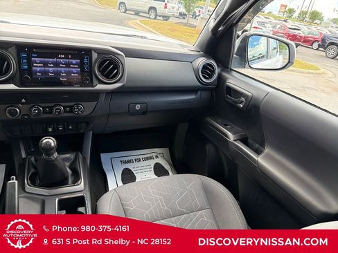 Used 2019 Toyota Tacoma TRD Off-Road AWD/4WD image 33