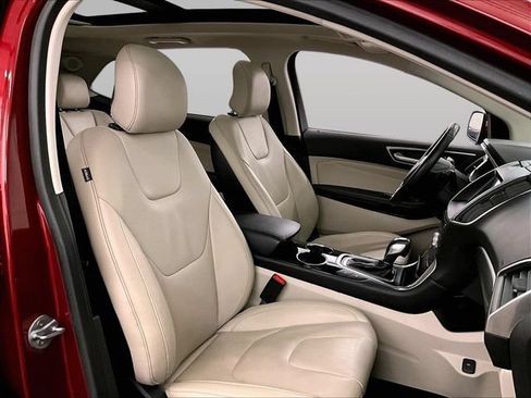Used 2017 Ford Edge Titanium w/ Equipment Group 302A AWD/4WD image 7