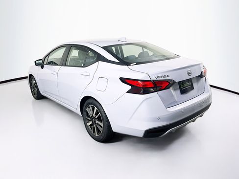 Used 2024 Nissan Versa SV FWD image 5