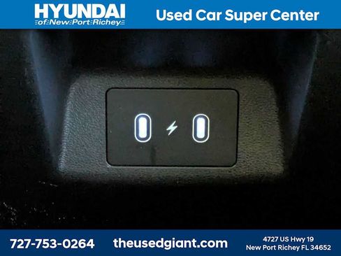 Used 2025 Hyundai Santa Cruz SEL FWD image 16