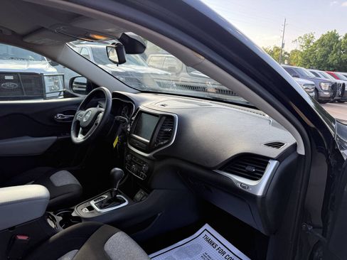 Used 2014 Jeep Cherokee Latitude FWD image 9