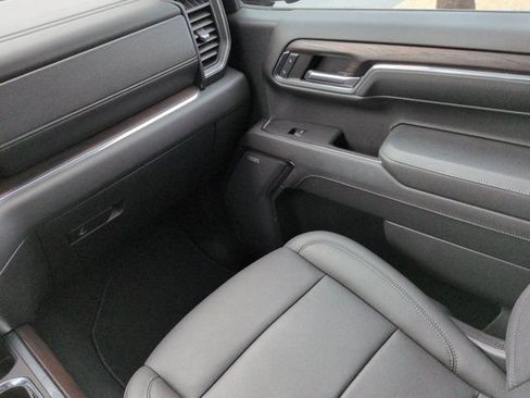 Used 2024 GMC Sierra 1500 SLT w/ SLT Premium Plus Package AWD/4WD image 17