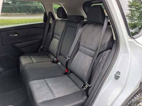 Used 2024 Nissan Rogue SV FWD image 17