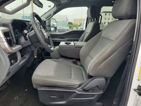 Used 2025 Ford F250 XLT image 12