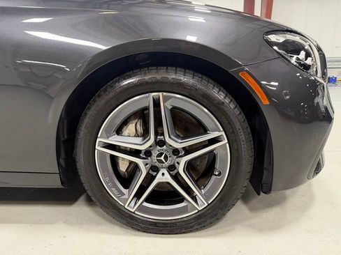 Used 2023 Mercedes-Benz E 350 4MATIC Sedan image 16