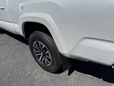 Certified 2022 Toyota Tacoma TRD Sport w/ Black Out Package (TMS) AWD/4WD image 9