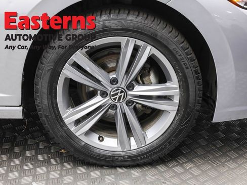 Used 2024 Volkswagen Jetta SE image 30