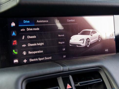 Certified 2023 Porsche Taycan GTS image 38