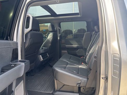 Used 2023 Ford F250 Lariat w/ Chrome Package image 5