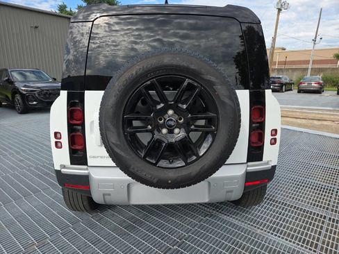 Used 2025 Land Rover Defender 110 S AWD/4WD image 4