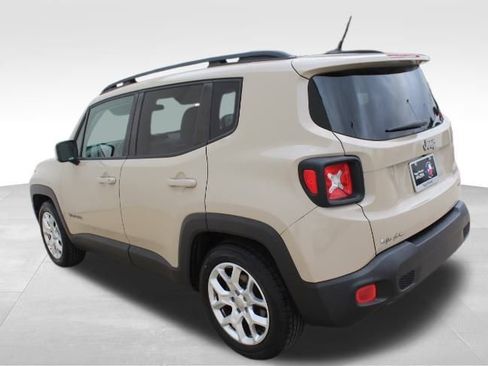 Used 2015 Jeep Renegade Latitude image 6