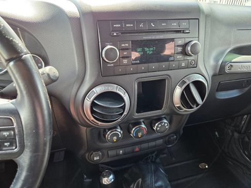 Used 2018 Jeep Wrangler Sport AWD/4WD image 22