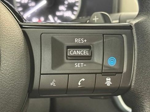 Certified 2023 Nissan Rogue SV FWD image 11