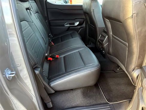 Used 2025 Ford Ranger Lariat w/ FX4 Off-Road Package image 13