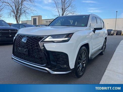 Used 2024 Lexus LX 600 F Sport image 3