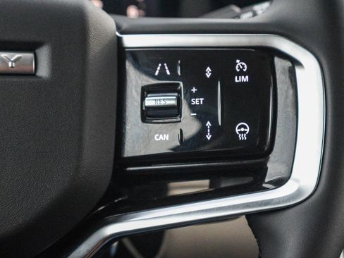 Used 2025 Land Rover Discovery Sport S image 33