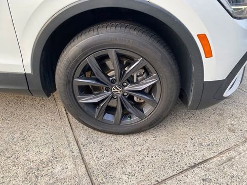 Used 2022 Volkswagen Tiguan SE image 23