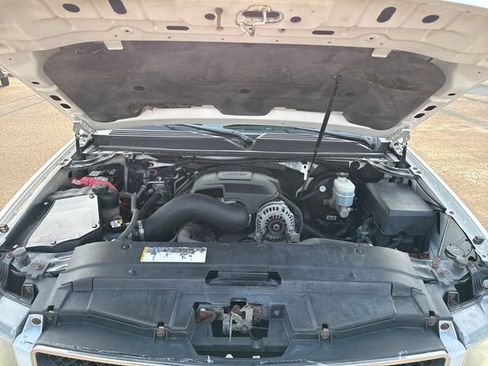 Used 2009 Chevrolet Tahoe 4WD w/ Skid Plate Package image 27