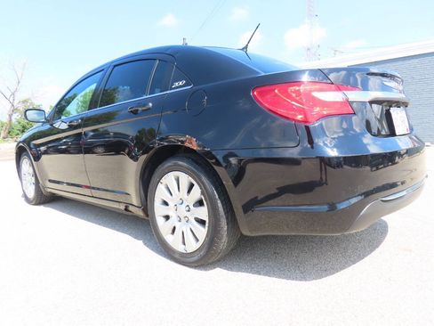 Used 2013 Chrysler 200 LX FWD image 26