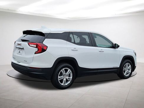 Used 2024 GMC Terrain SLE image 7