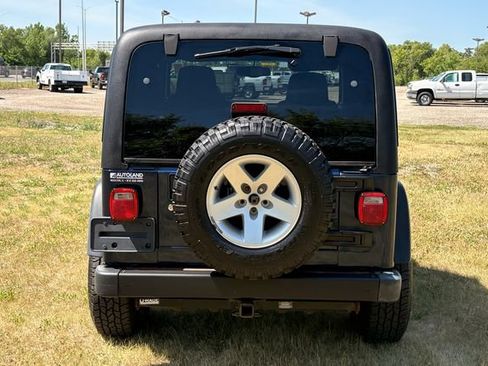Used 2005 Jeep Wrangler Rubicon w/ Security Group AWD/4WD image 4
