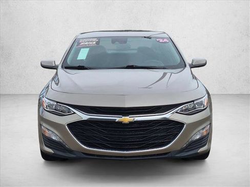 Used 2024 Chevrolet Malibu LT FWD image 2