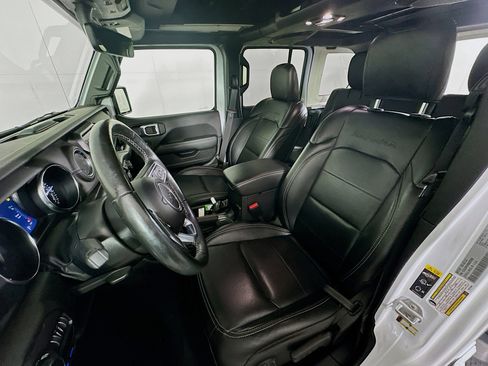 Used 2022 Jeep Wrangler Sahara w/ Cold Weather Group image 13